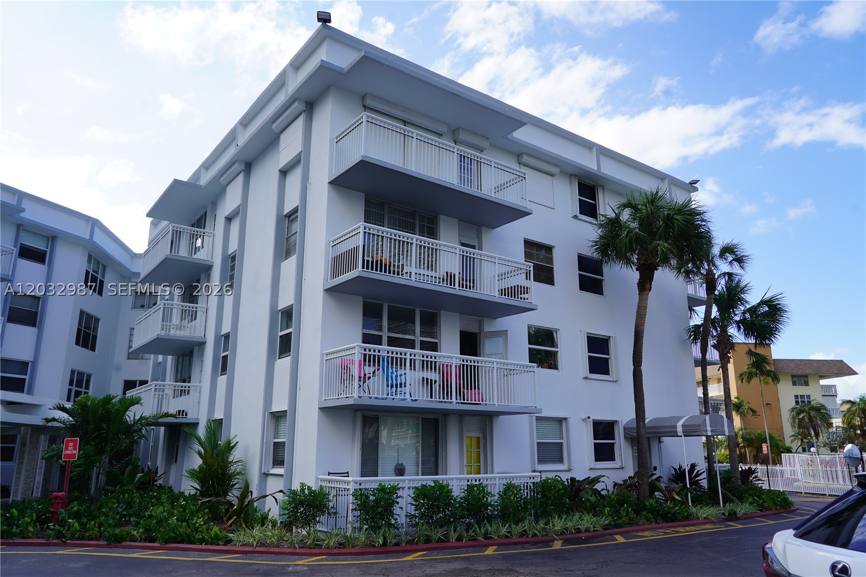 1913 S Ocean Dr 405 Property Photo 5
