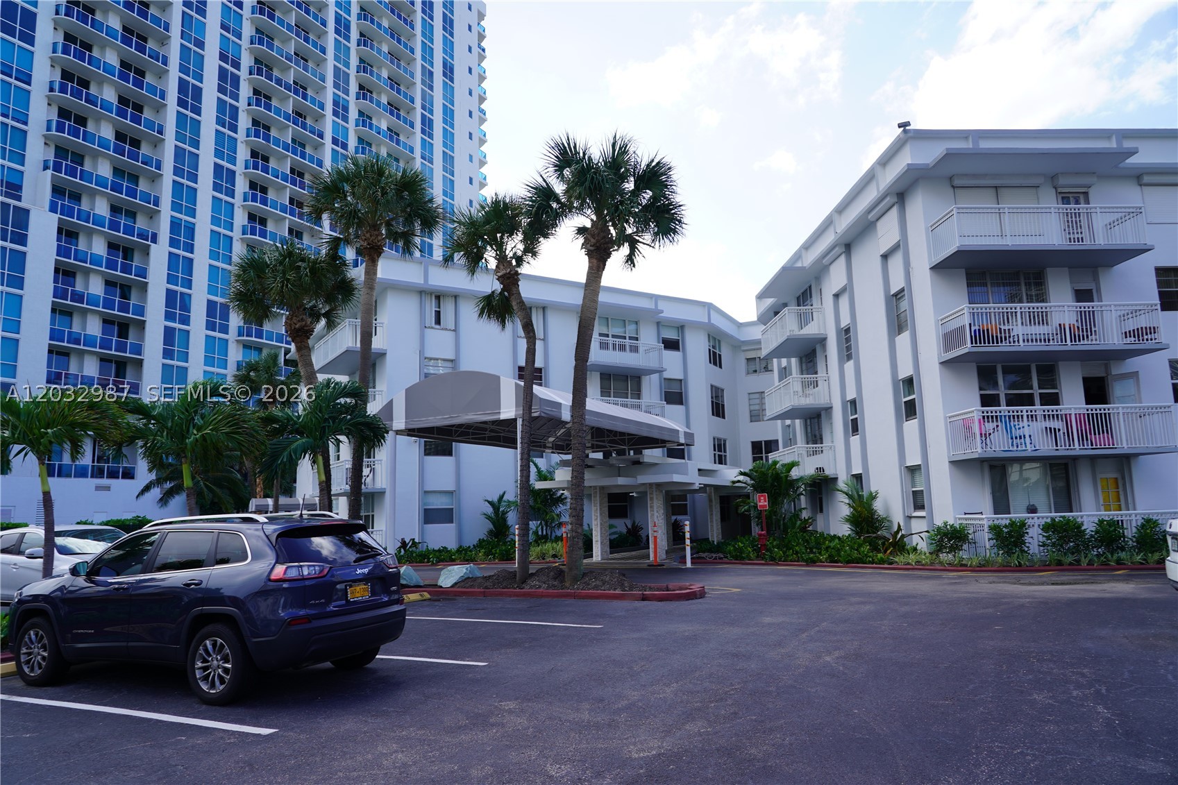 1913 S Ocean Dr 405 Property Photo 7