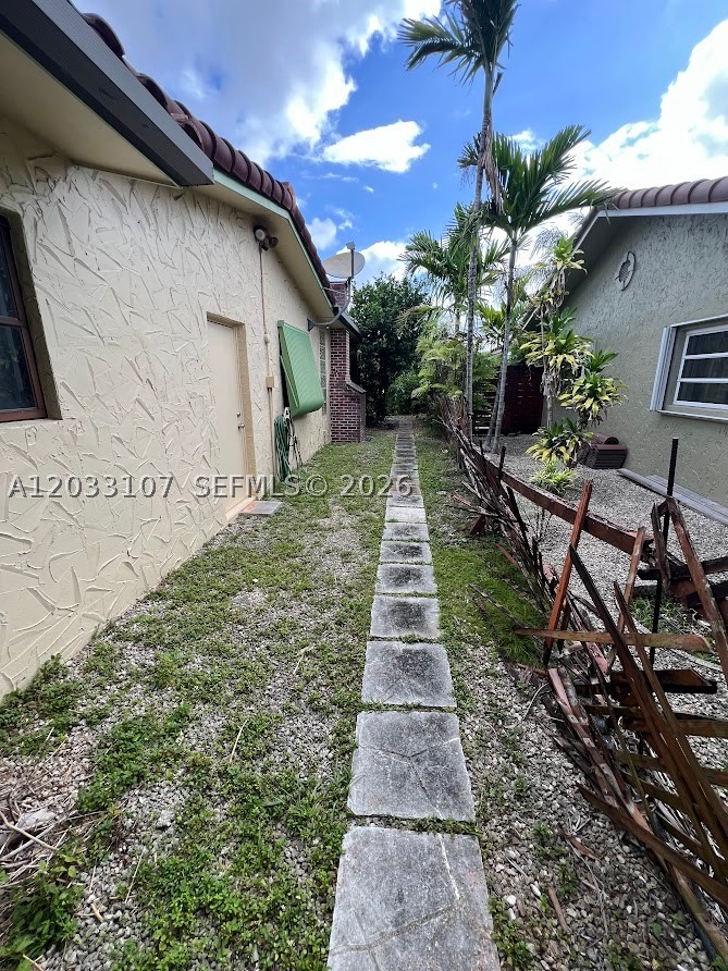1881 Nw 36th St Property Photo 6