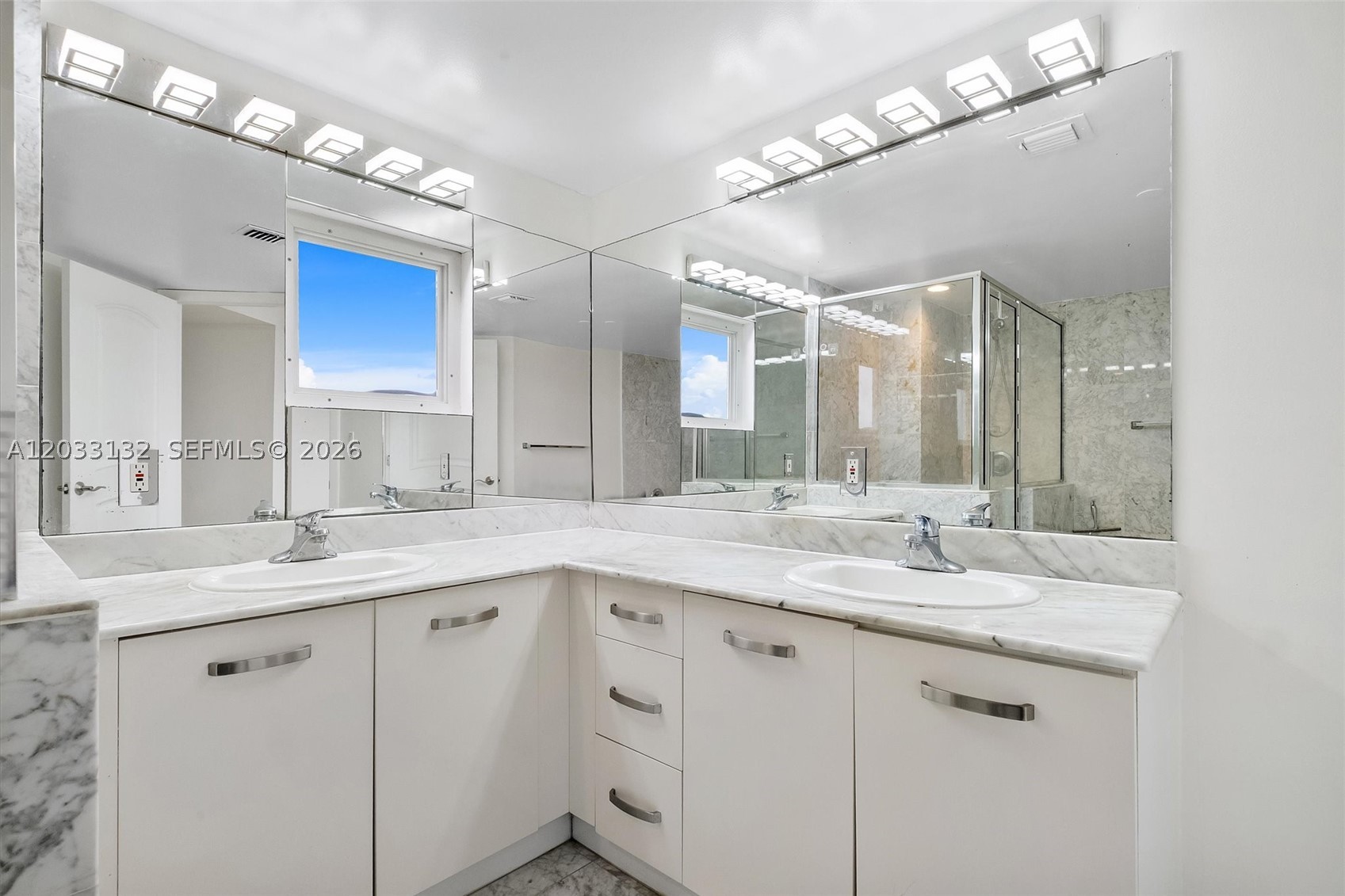 8911 Collins Ave 605 Property Photo 17