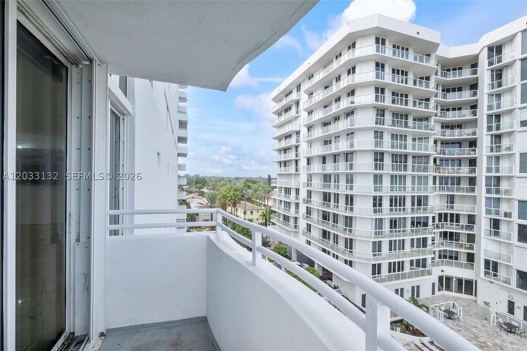 8911 Collins Ave 605 Property Photo 29