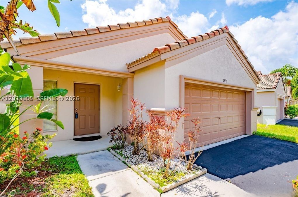 1530 Canary Island Dr Property Photo 1