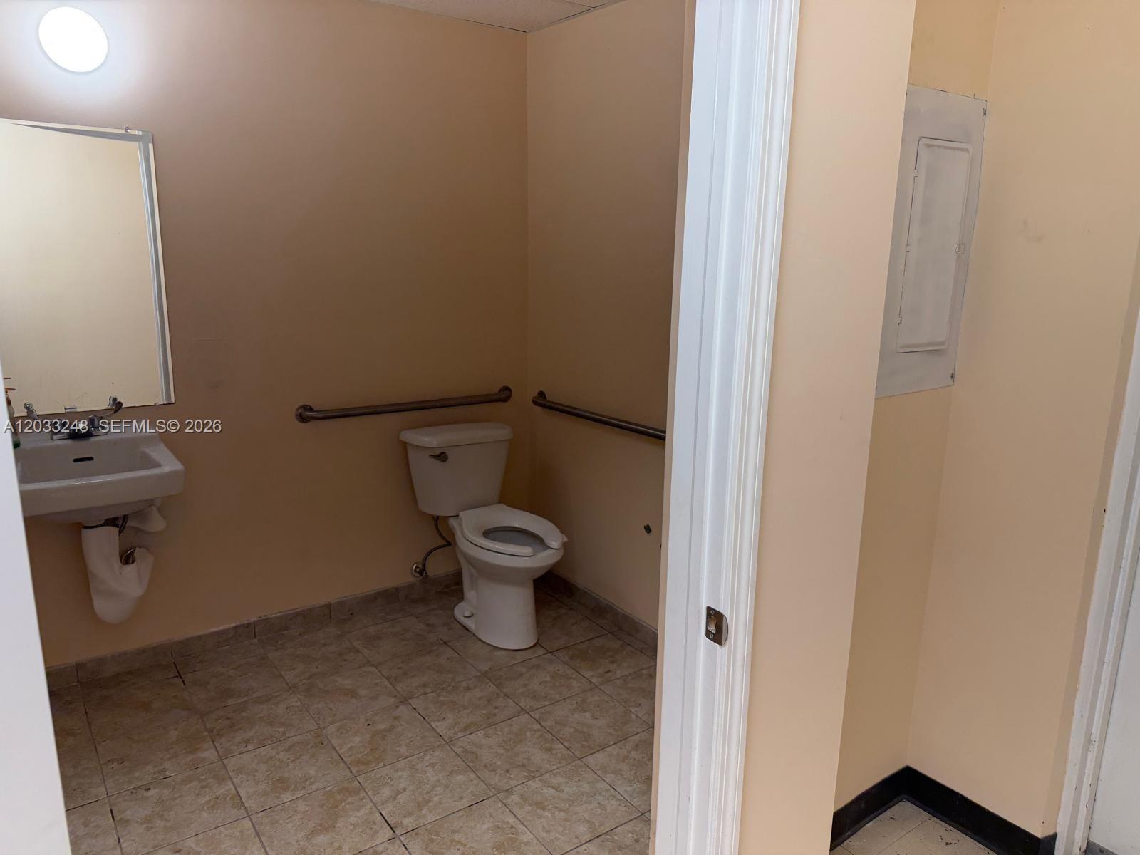 8688 Nw 44 St Property Photo 6