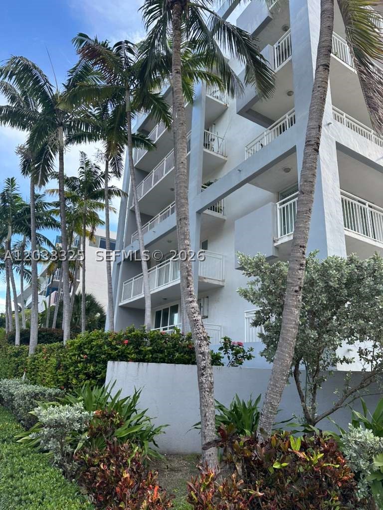 7832 Collins Ave 406 Property Photo 4