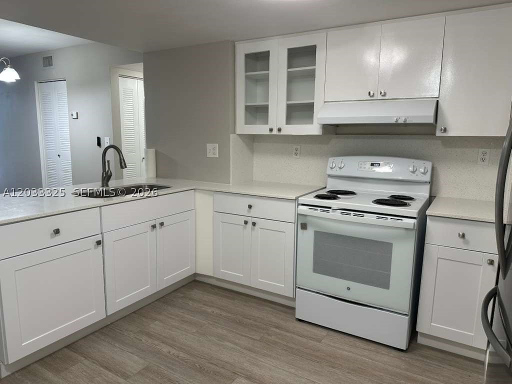 7832 Collins Ave 406 Property Photo 12