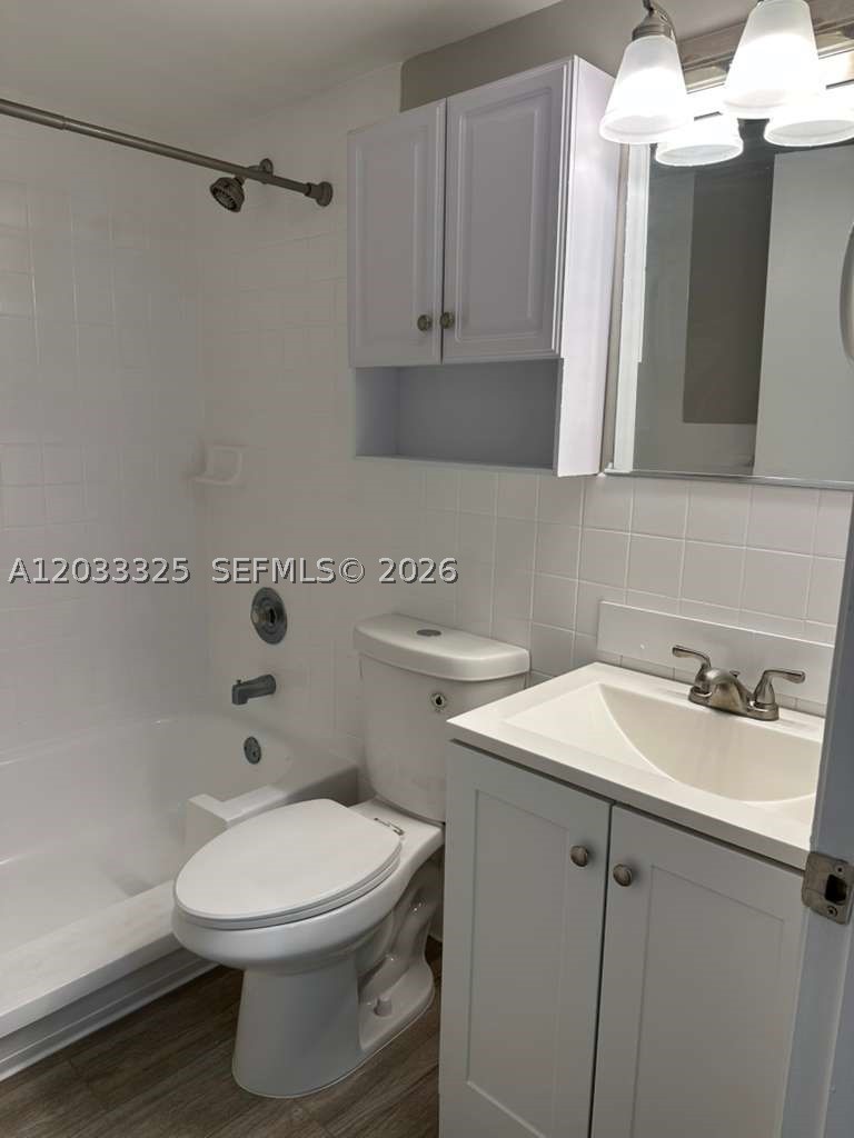 7832 Collins Ave 406 Property Photo 13