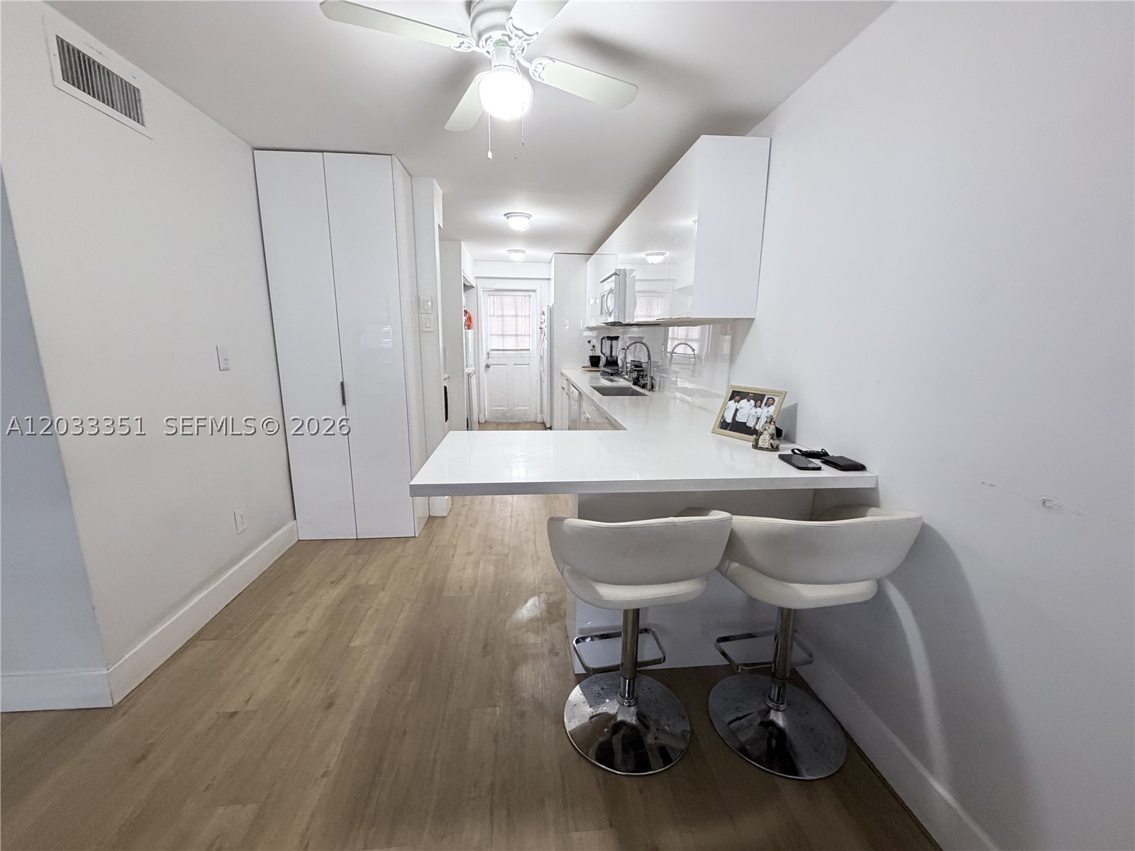 301 Bonaventure Blvd 7 Property Photo 3