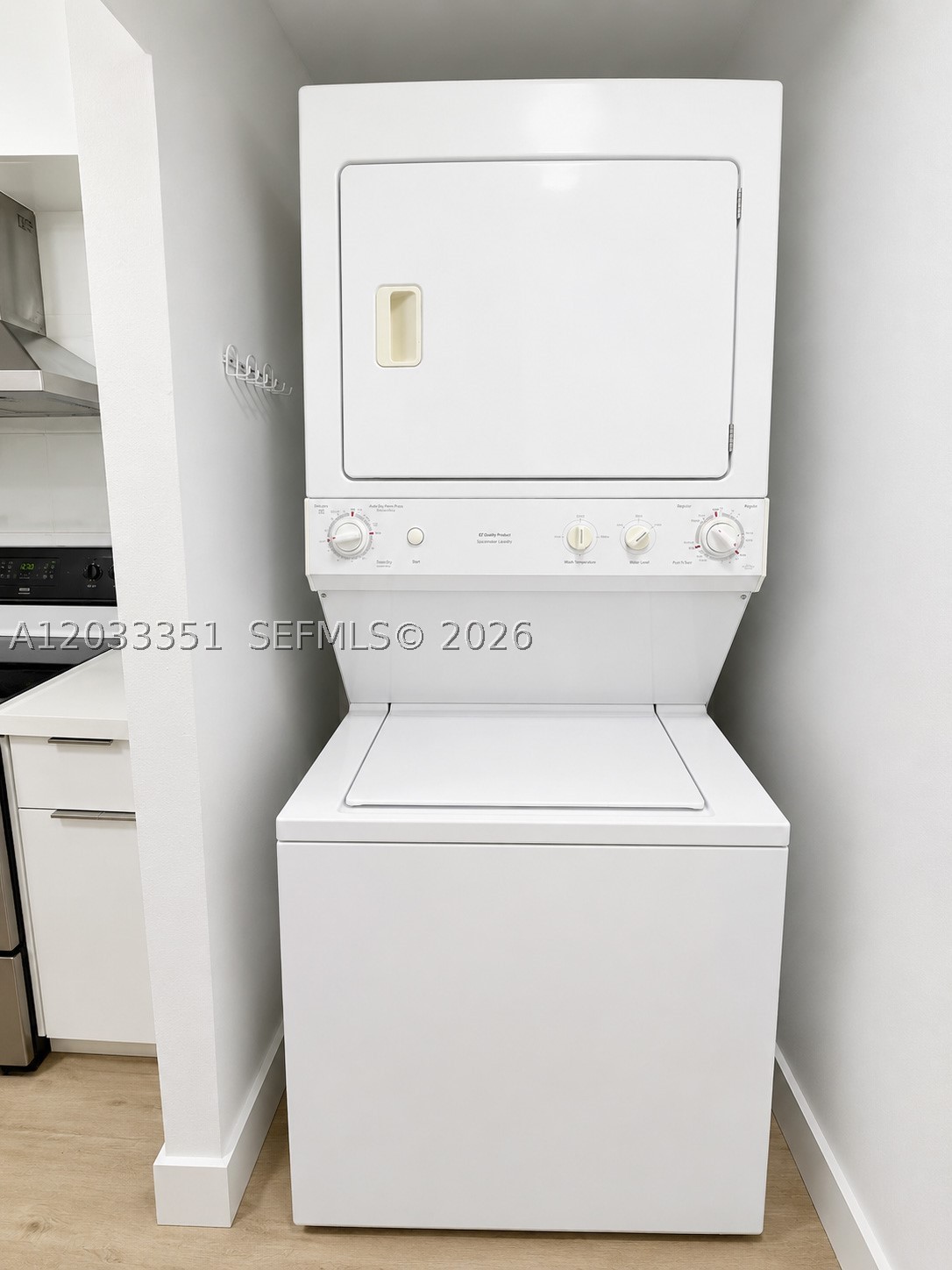 301 Bonaventure Blvd 7 Property Photo 6
