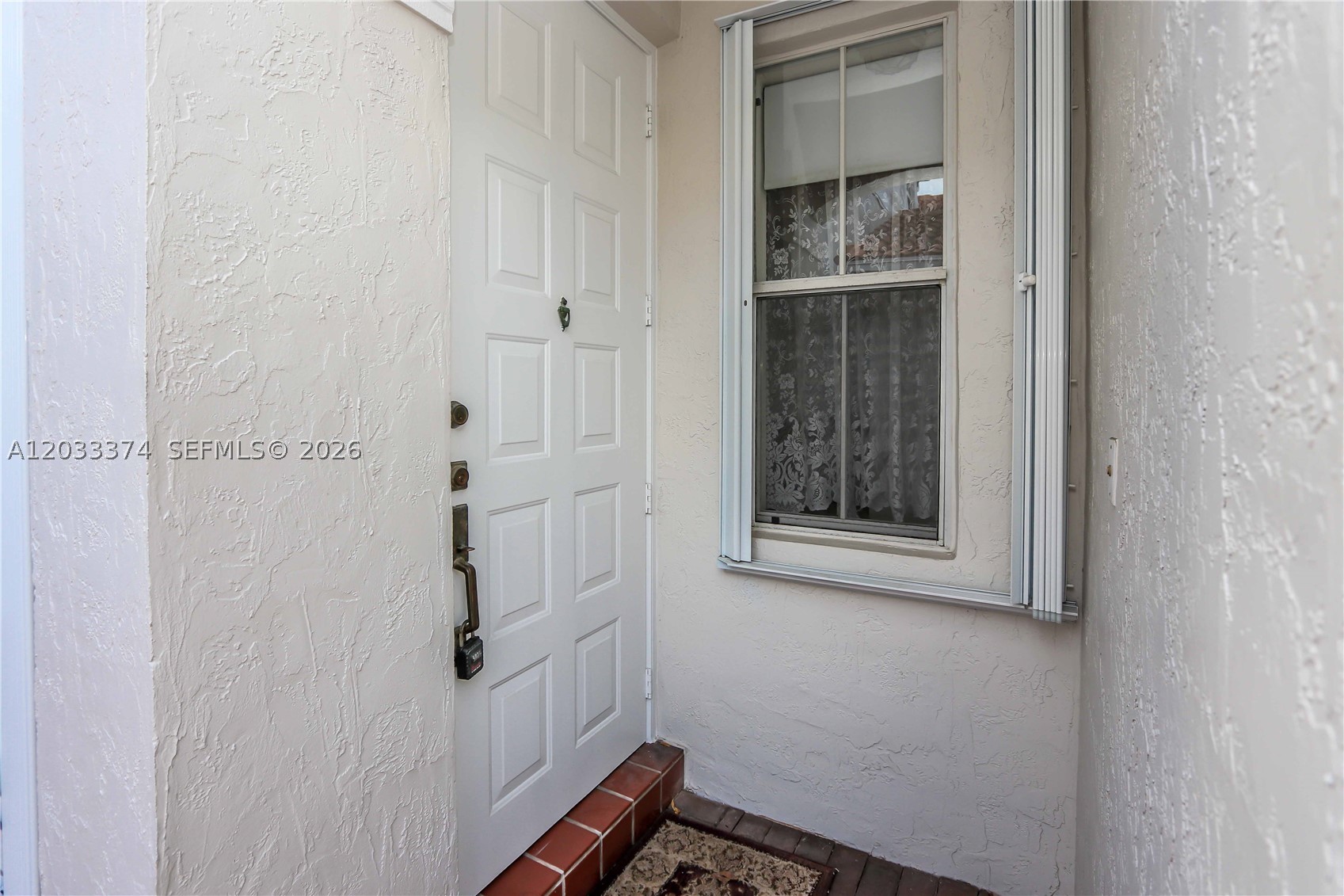1521 Seagrape Way Property Photo 4