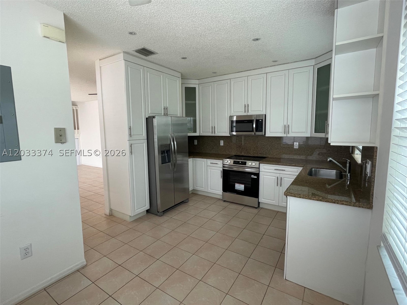 1521 Seagrape Way Property Photo 8