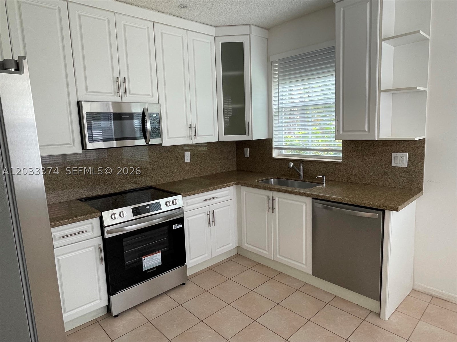 1521 Seagrape Way Property Photo 9