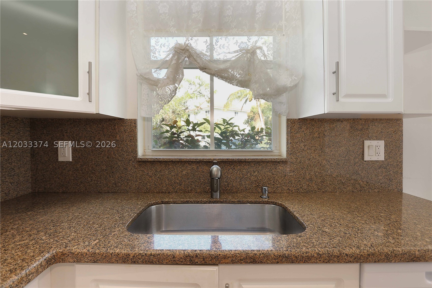 1521 Seagrape Way Property Photo 11