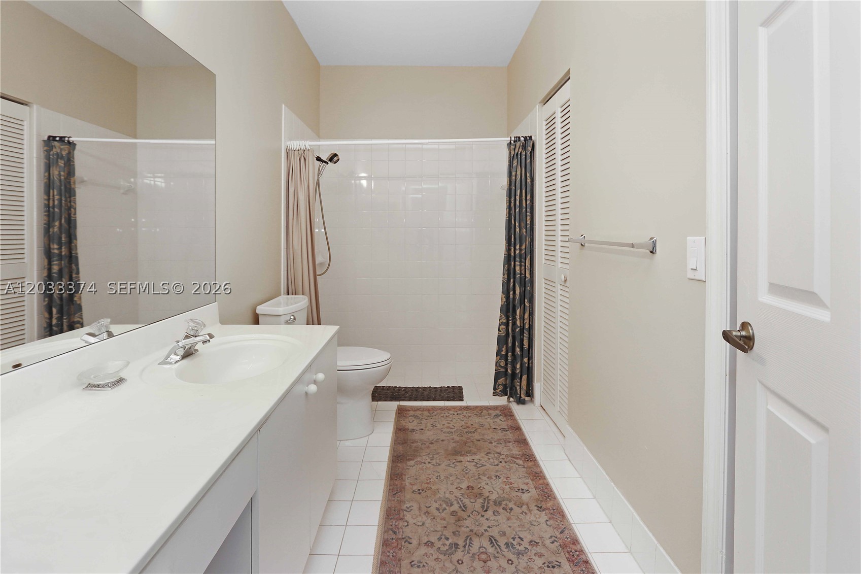 1521 Seagrape Way Property Photo 16