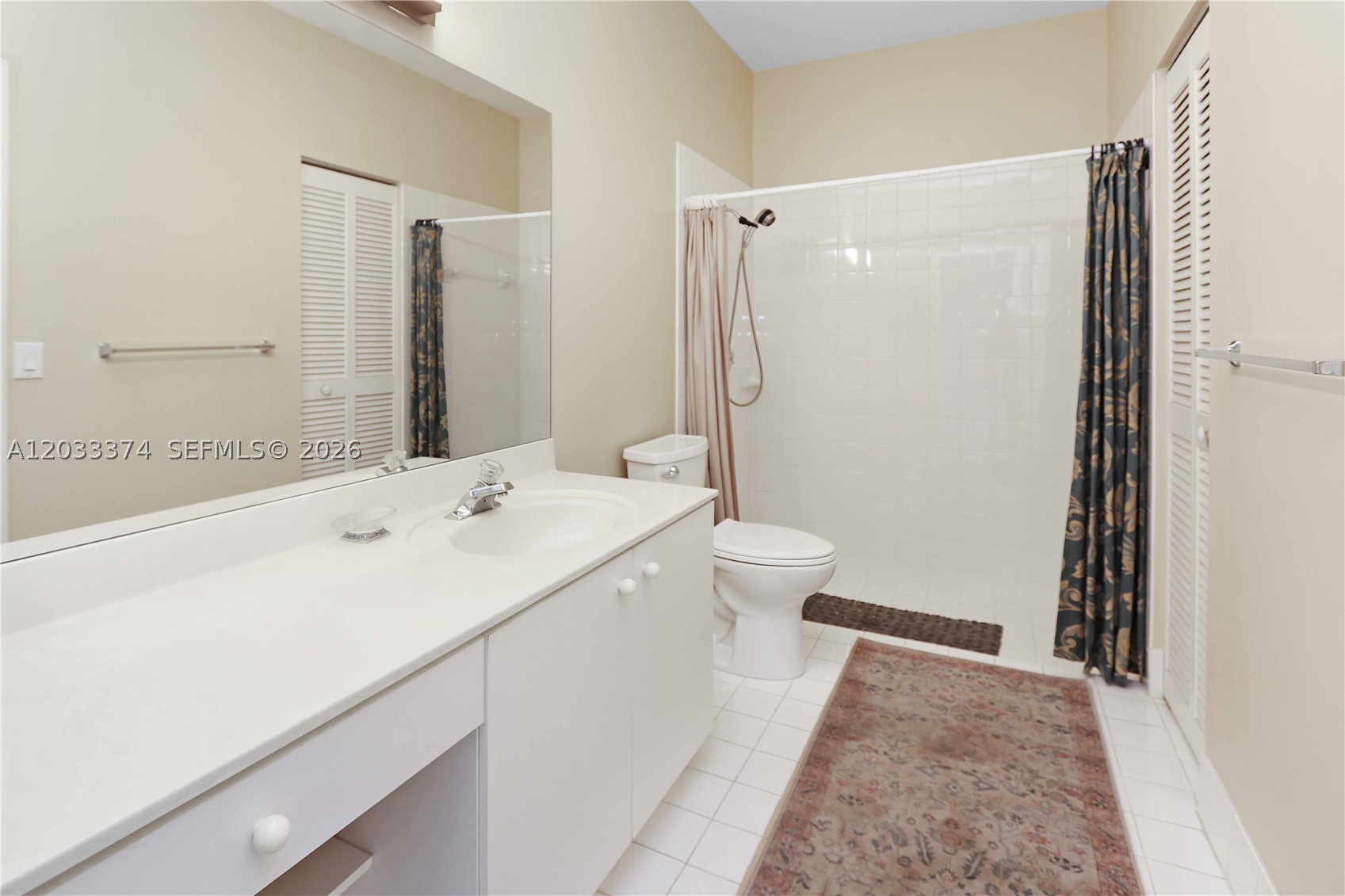 1521 Seagrape Way Property Photo 17