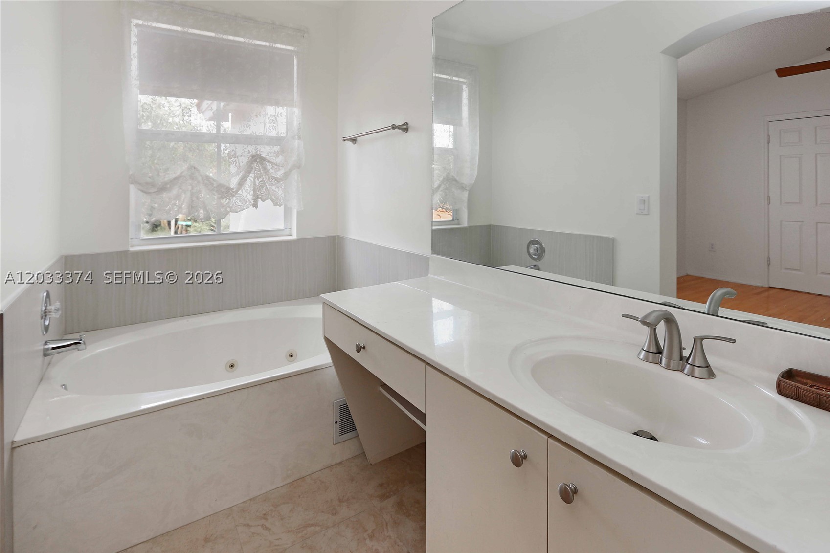 1521 Seagrape Way Property Photo 26