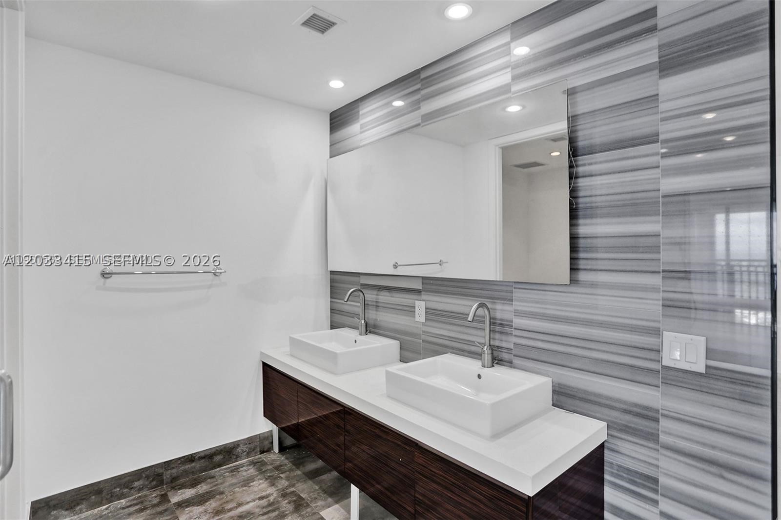 1100 Biscayne Blvd 5705 Property Photo 24