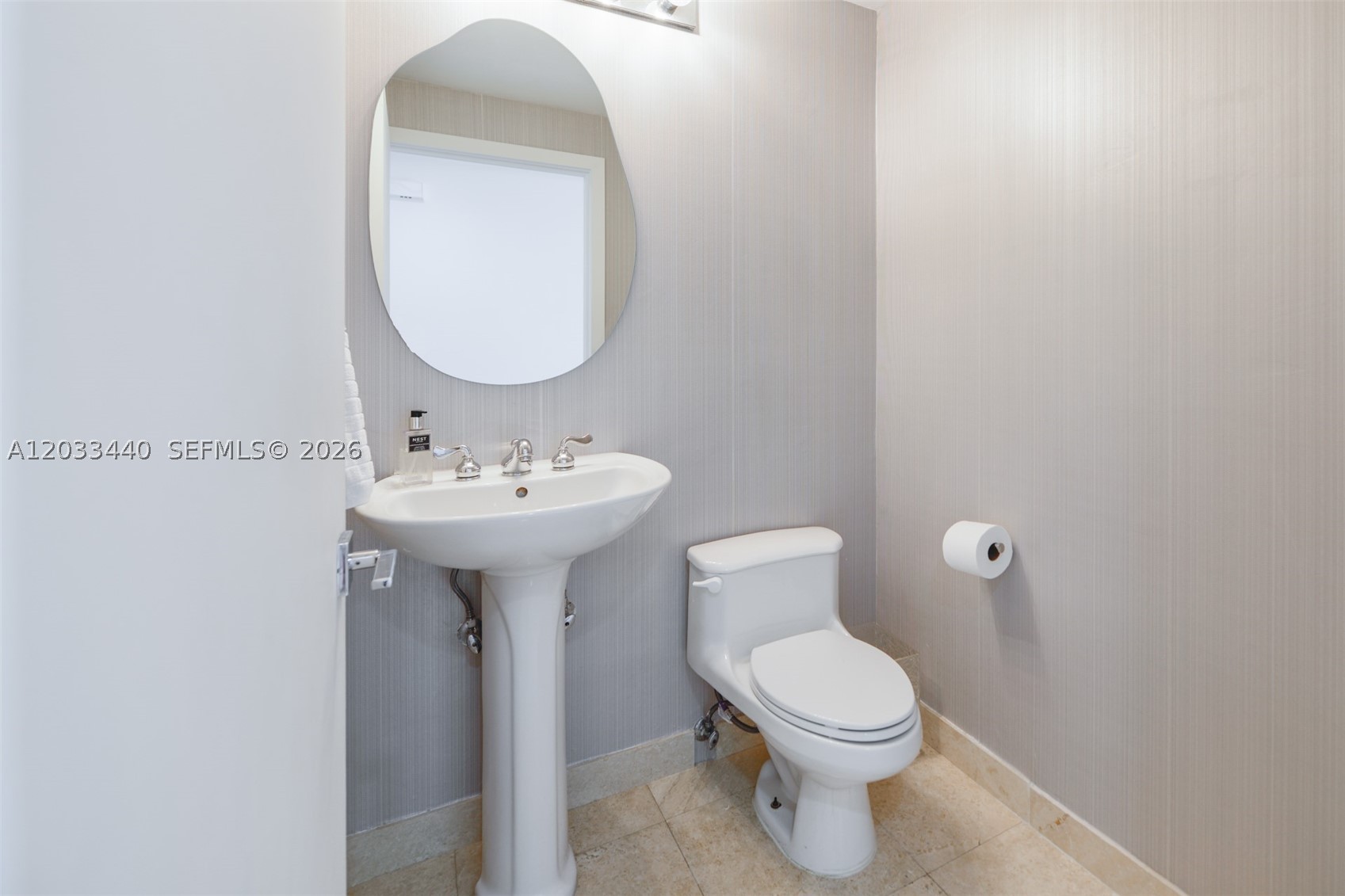 21050 Point Pl 702 Property Photo 25