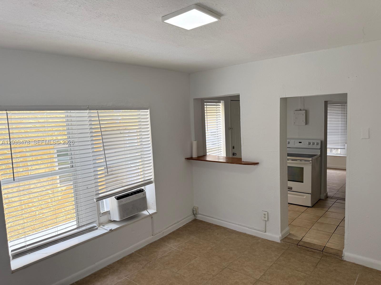 1612 Harrison St 5 Property Photo 3
