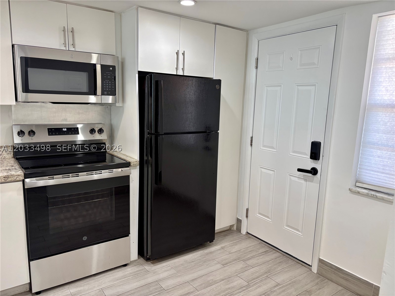 A12033498 Property Photo 3
