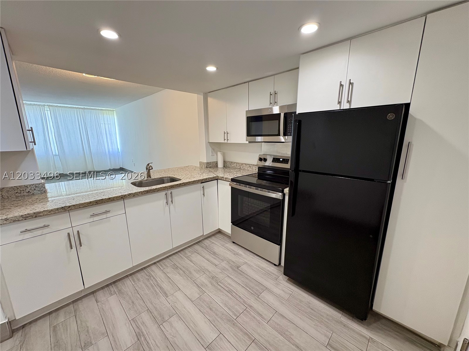 A12033498 Property Photo 5