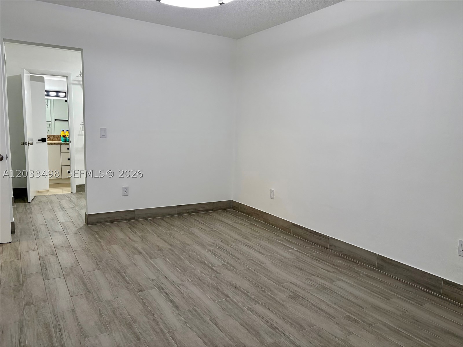 A12033498 Property Photo 13