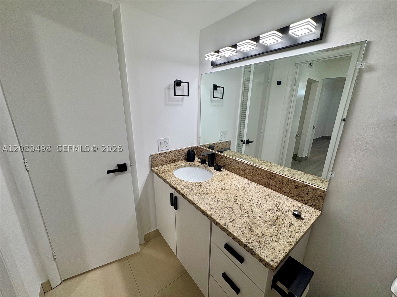 A12033498 Property Photo 23