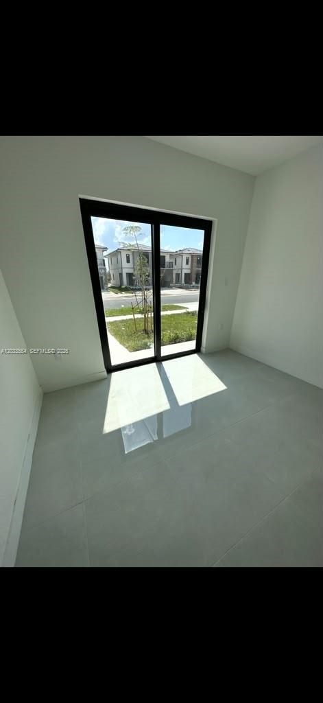 1160 Nw 1st St Property Photo 4