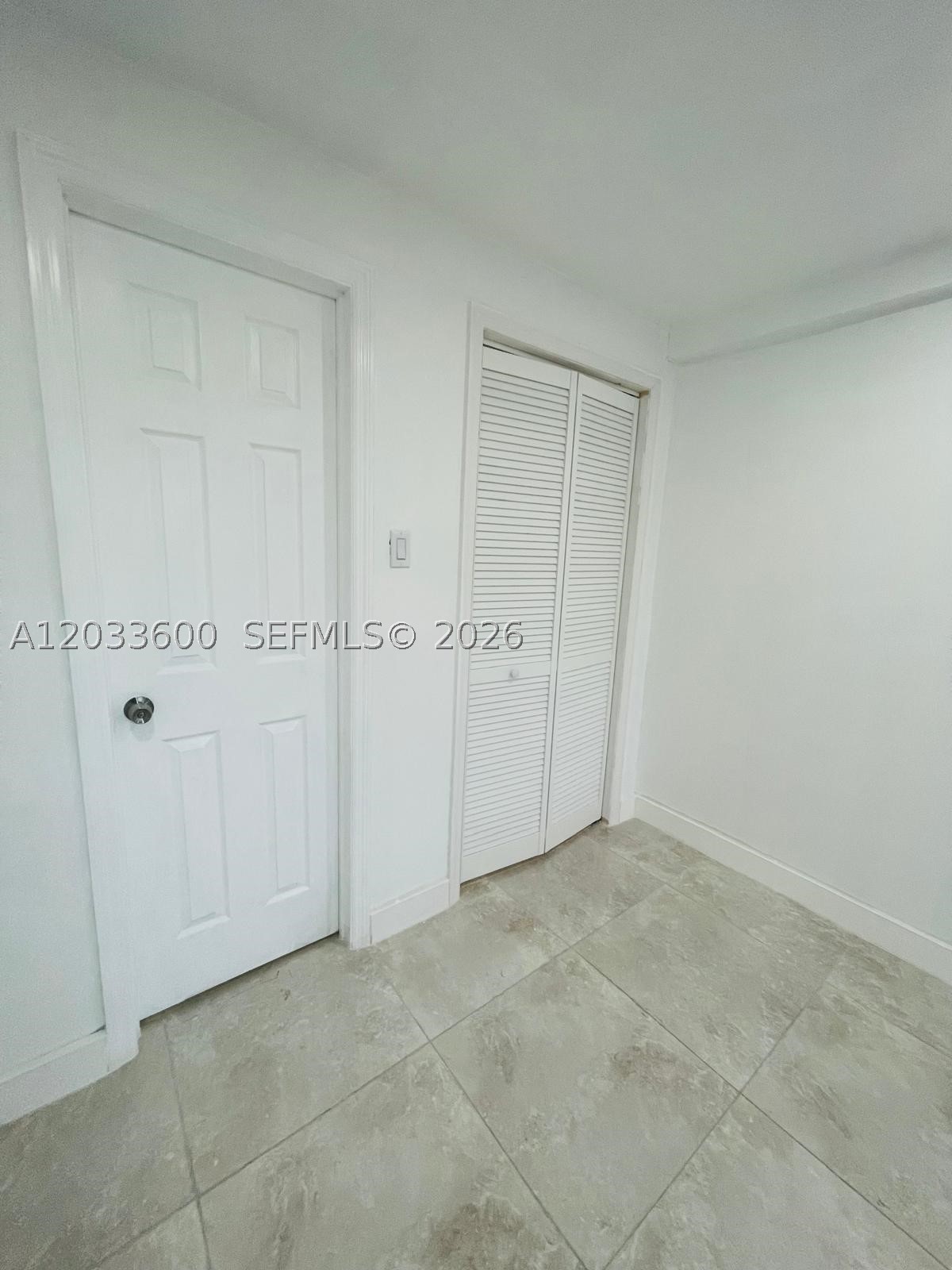 2437 Nw 98th St Property Photo 11