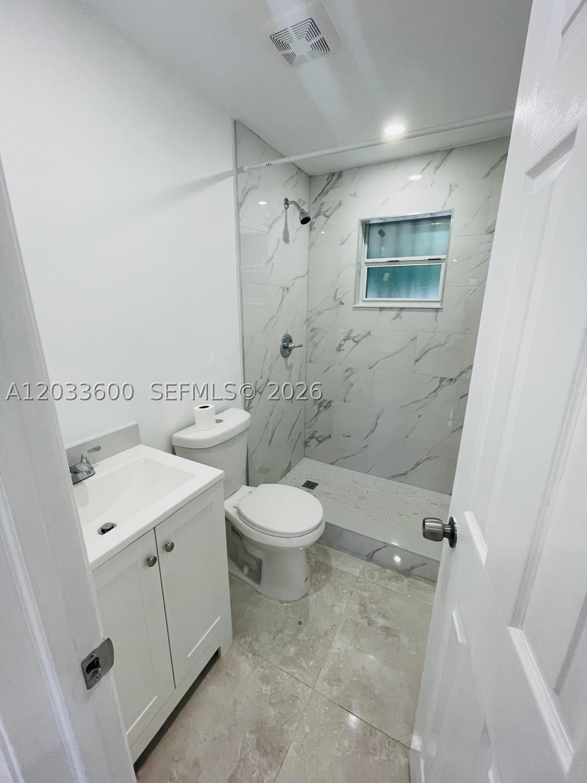 2437 Nw 98th St Property Photo 18