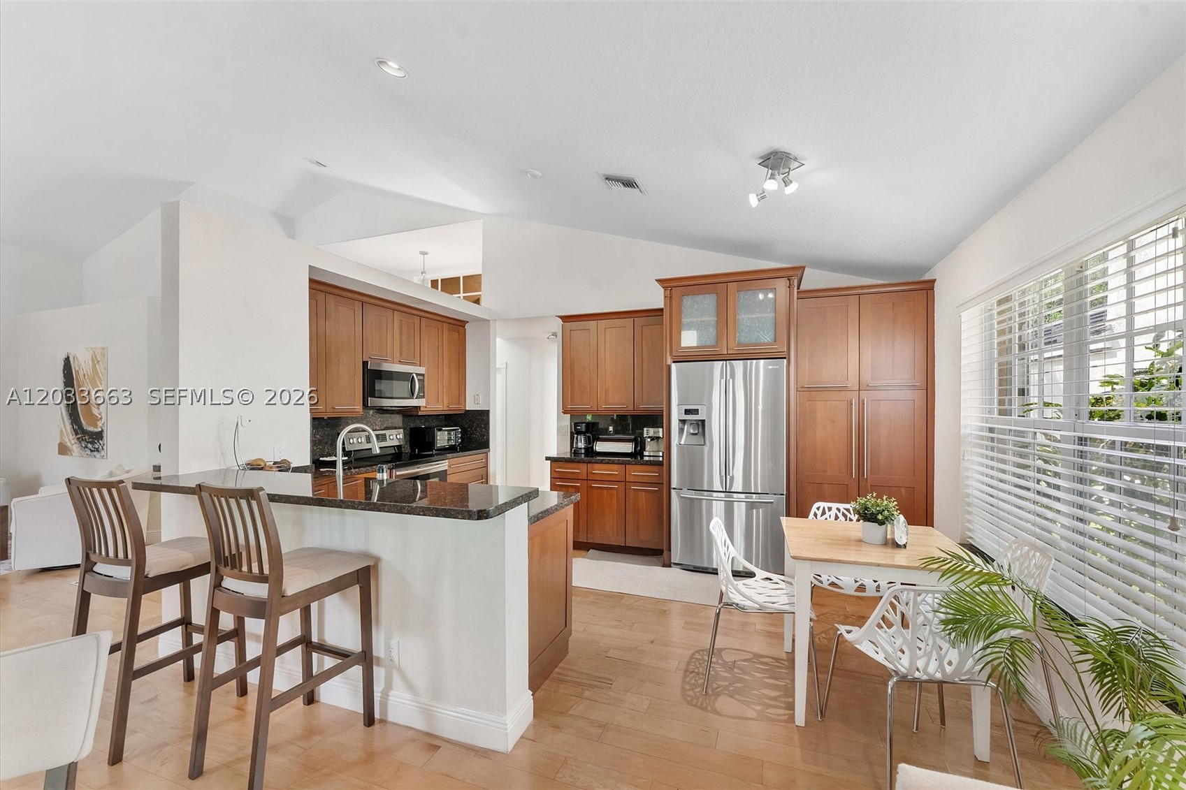 2013 Island Cir Property Photo 21