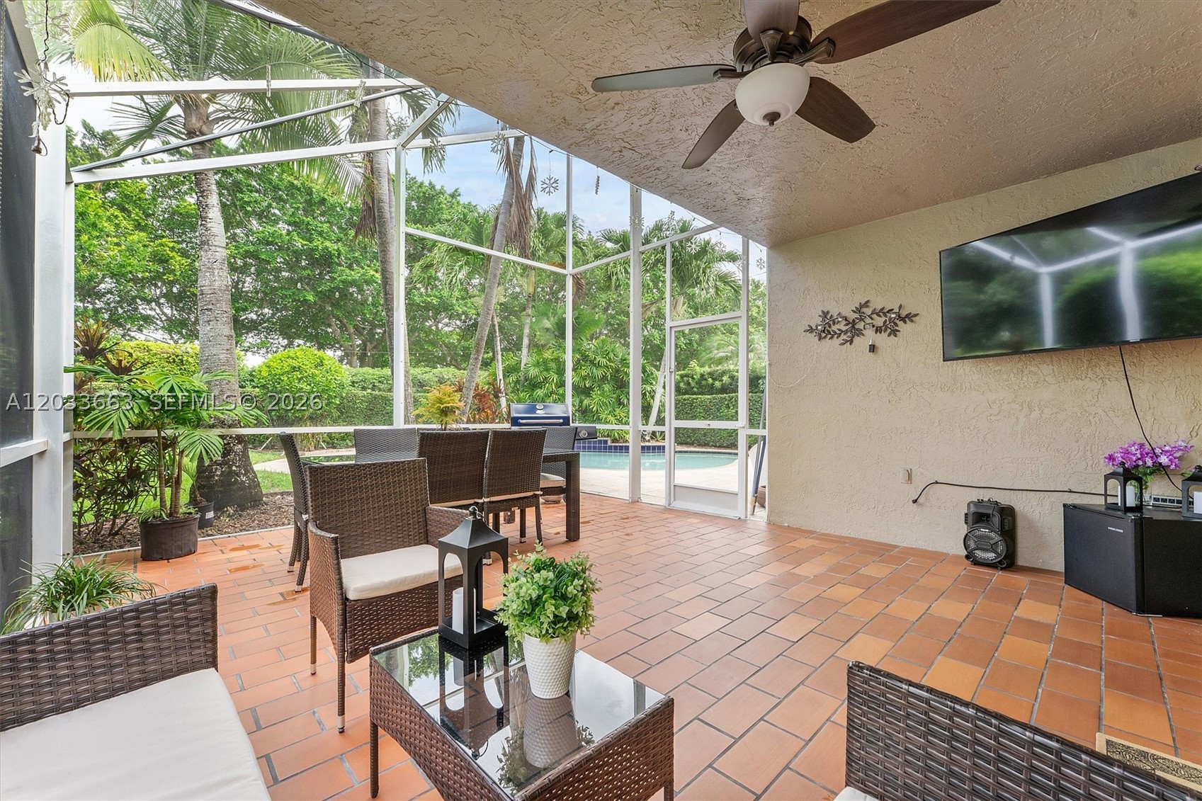 2013 Island Cir Property Photo 38