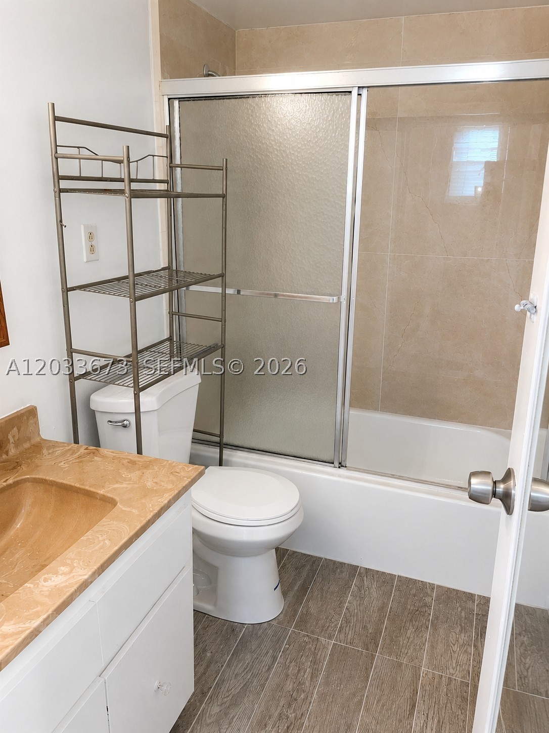 16465 Ne 22nd Ave 206 Property Photo 6