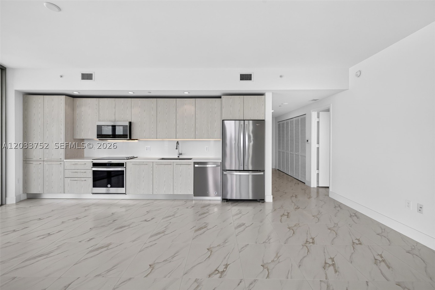 2000 Metropica Way 1910 Property Photo 10