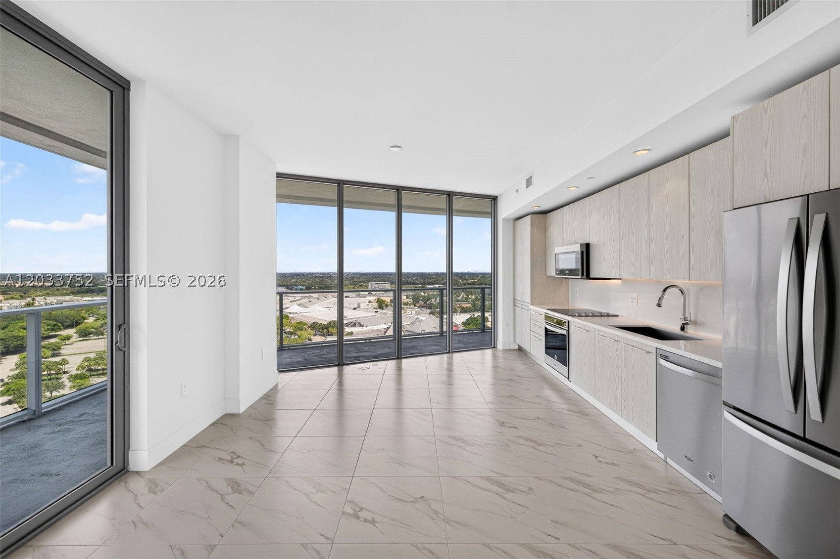 2000 Metropica Way 1910 Property Photo 11