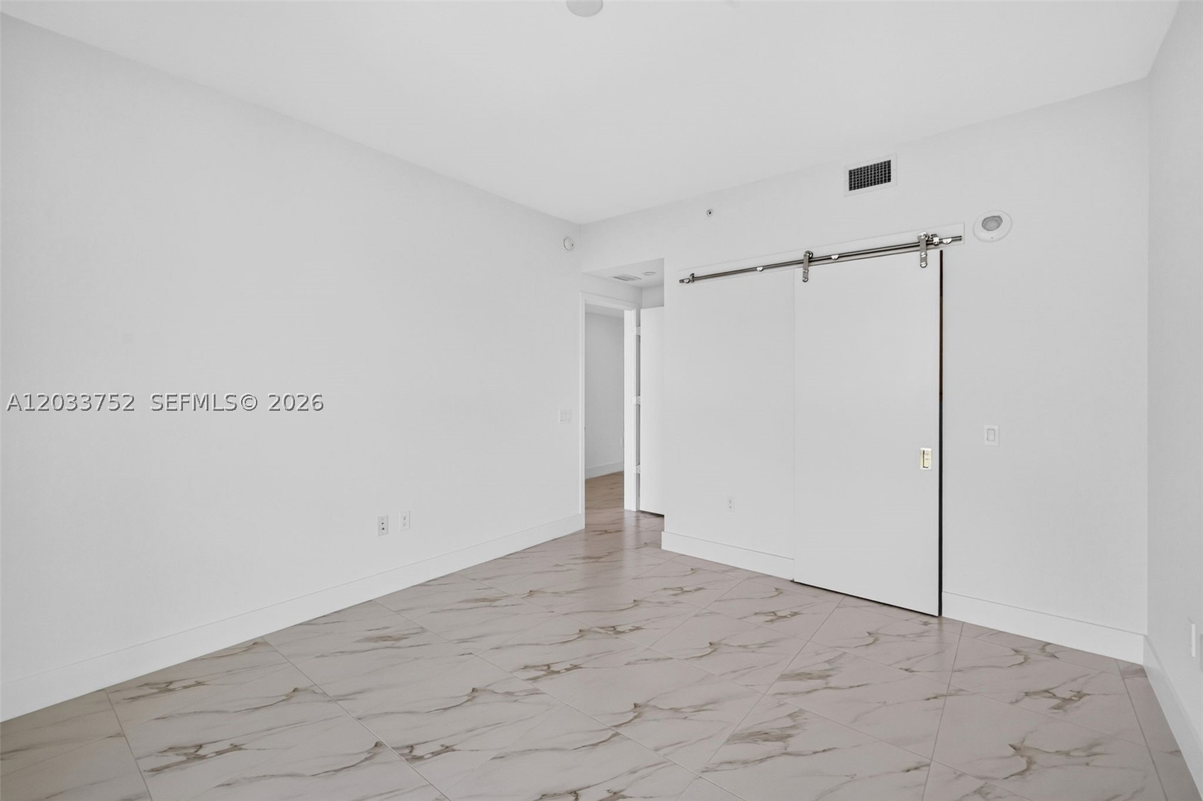 2000 Metropica Way 1910 Property Photo 16