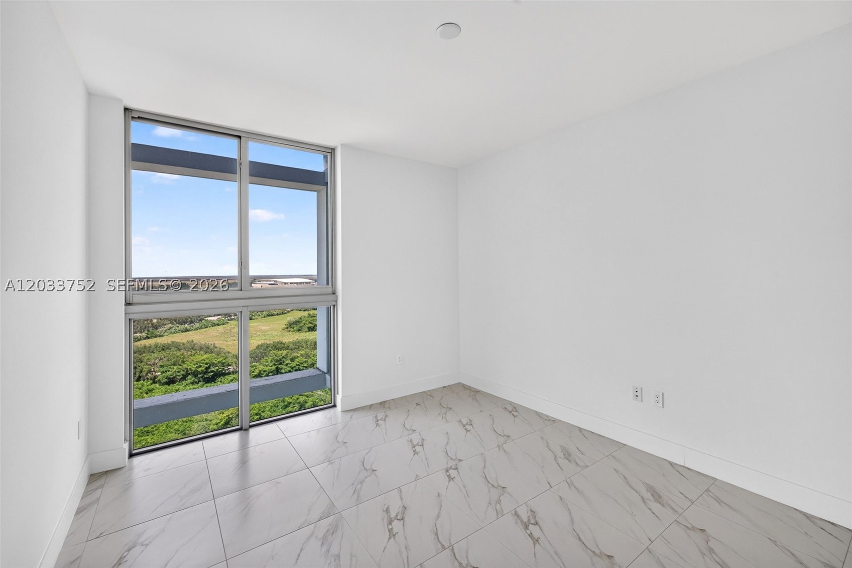 2000 Metropica Way 1910 Property Photo 20