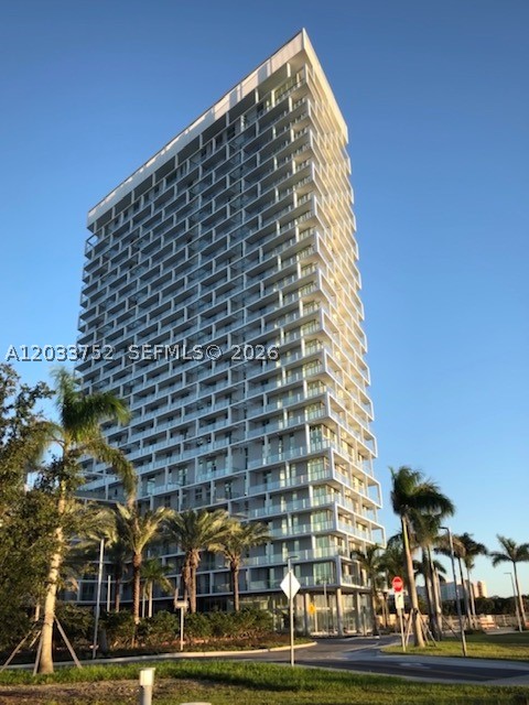 2000 Metropica Way 1910 Property Photo 49