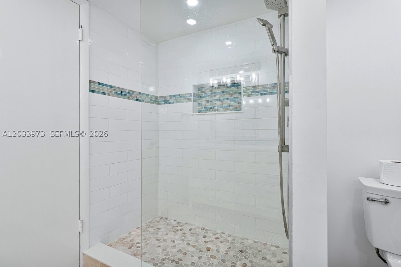 100 Waterway Rd A306 Property Photo 13