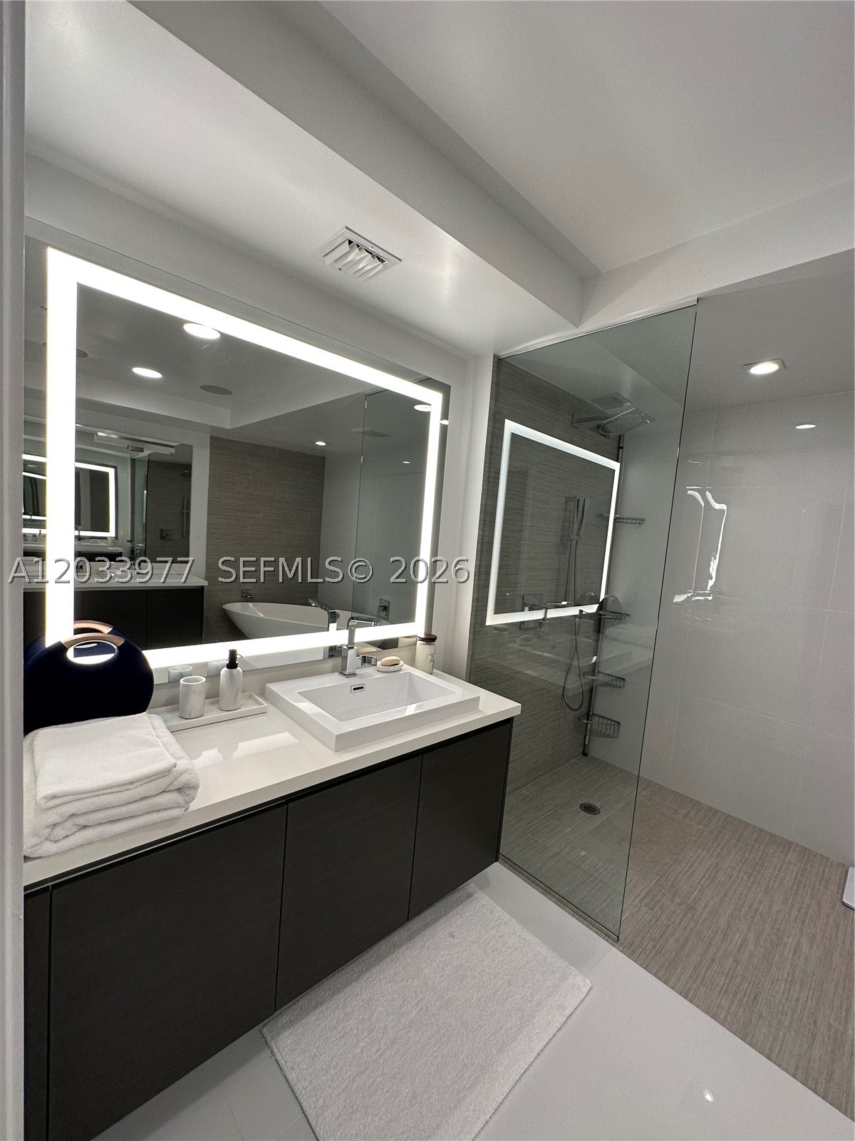 330 Sunny Isles Blvd 5-2002 Property Photo 35