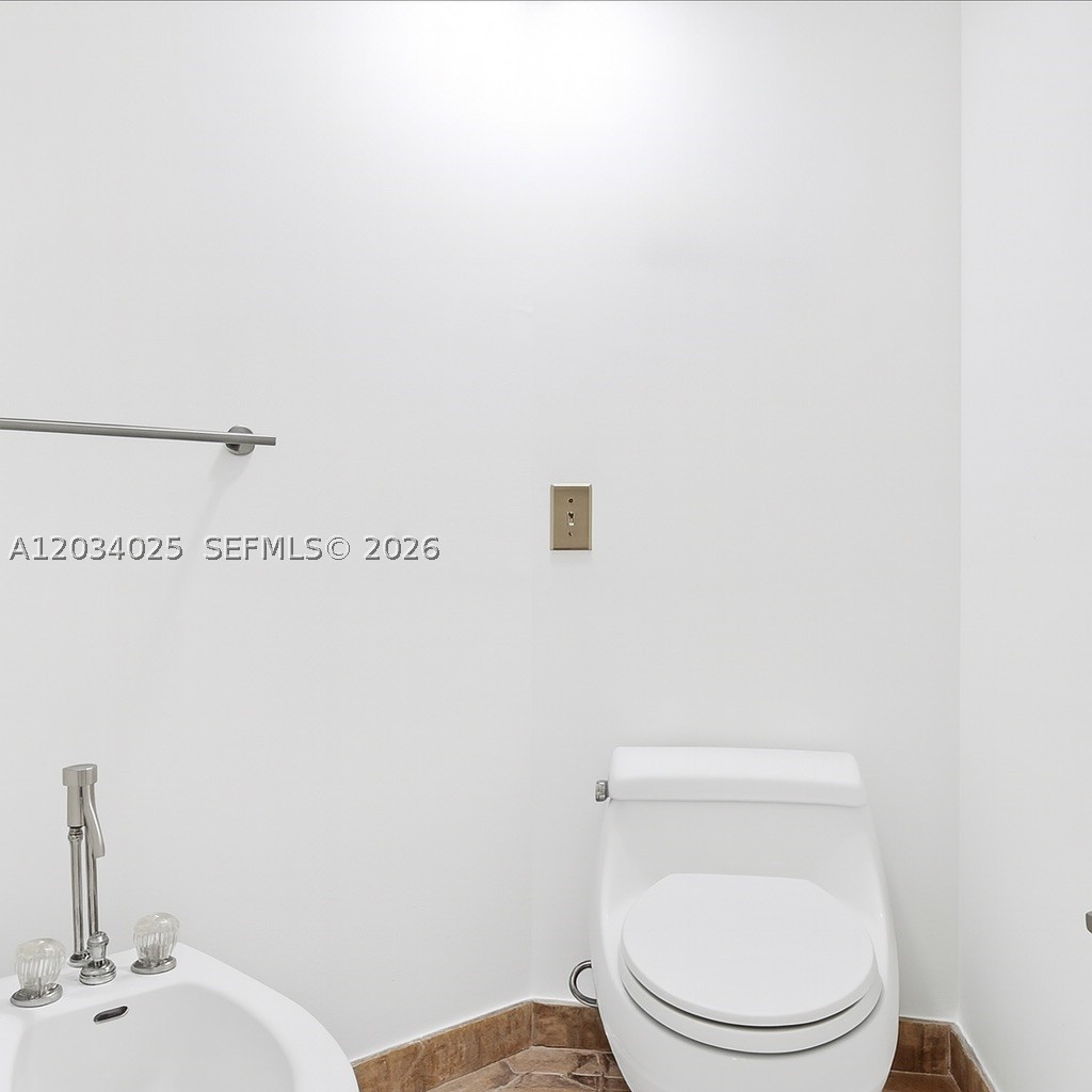 888 Brickell Key Dr 2510 Property Photo 19