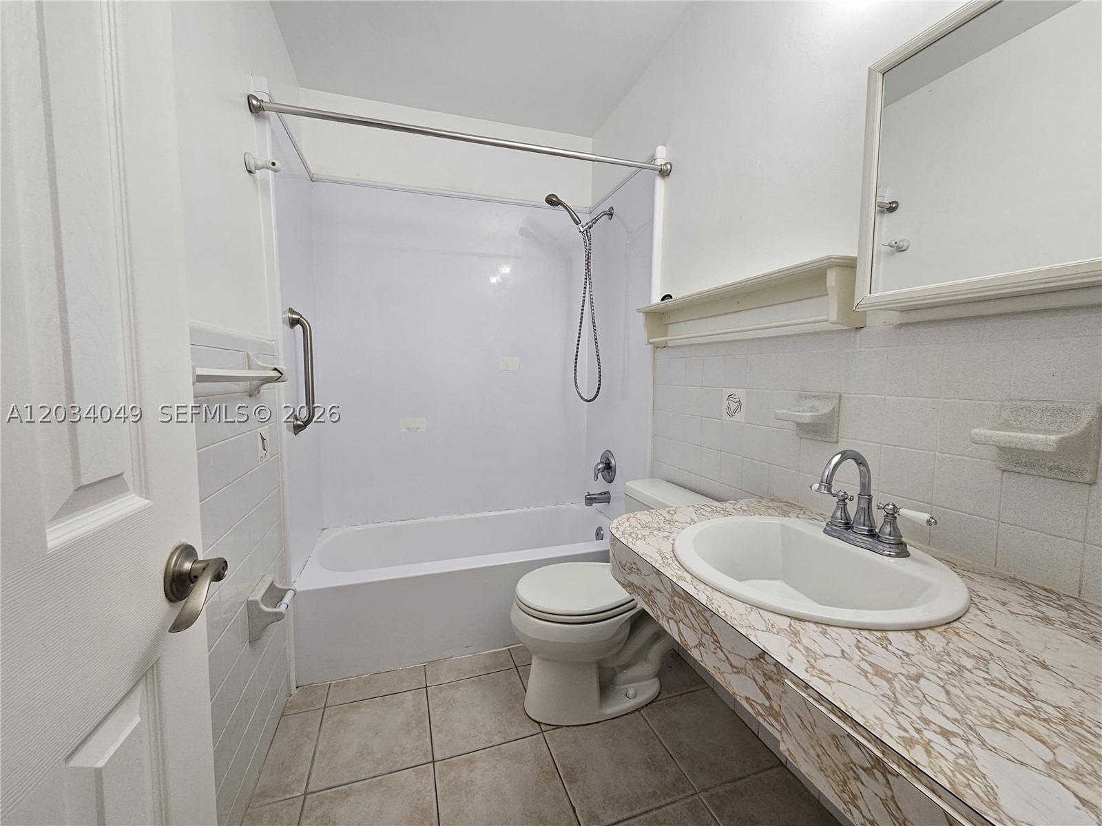 3217 Ne 7th Pl 4 Property Photo 6