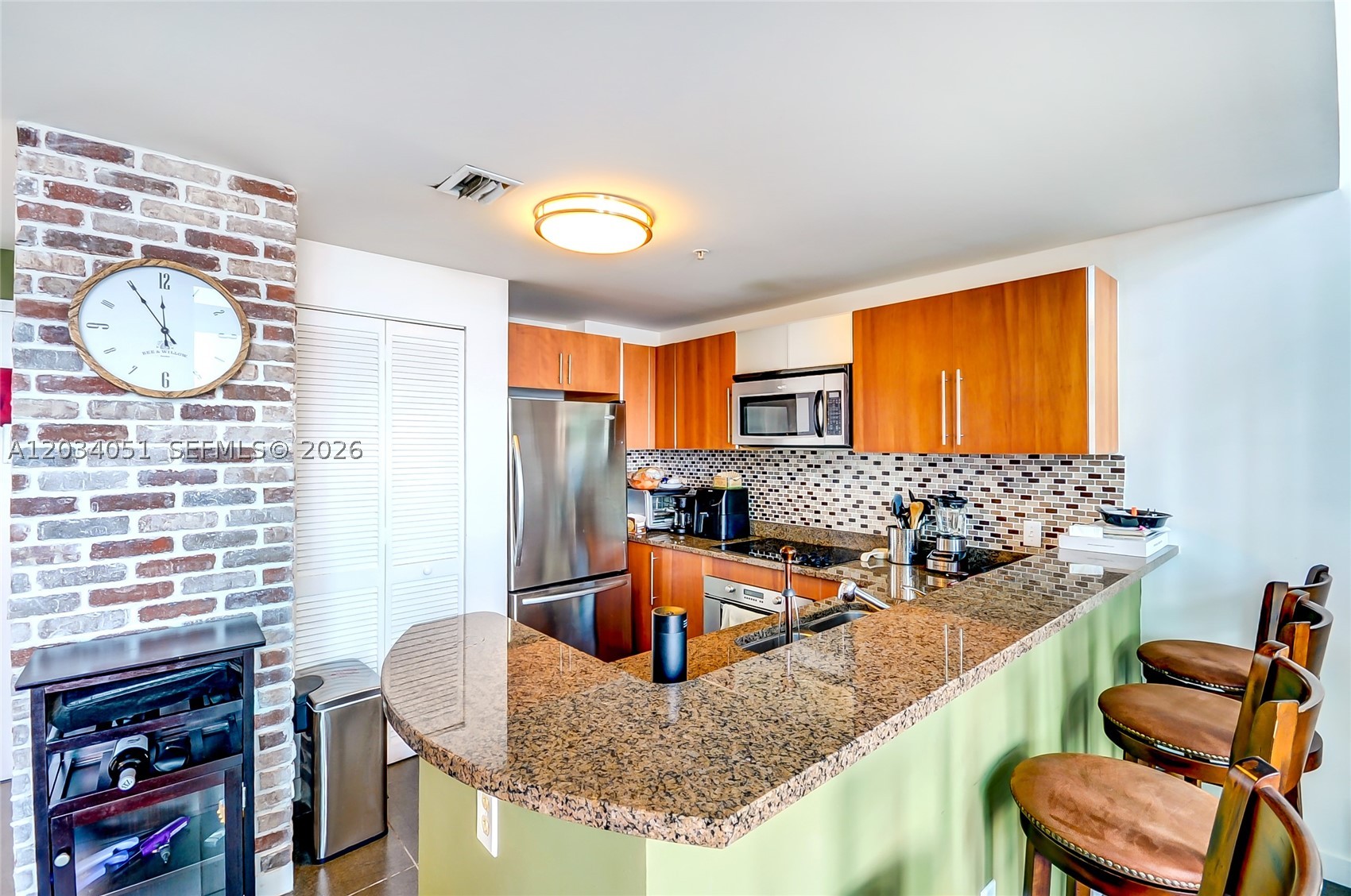 300 S Biscayne Bluv L-1022 Property Photo 2