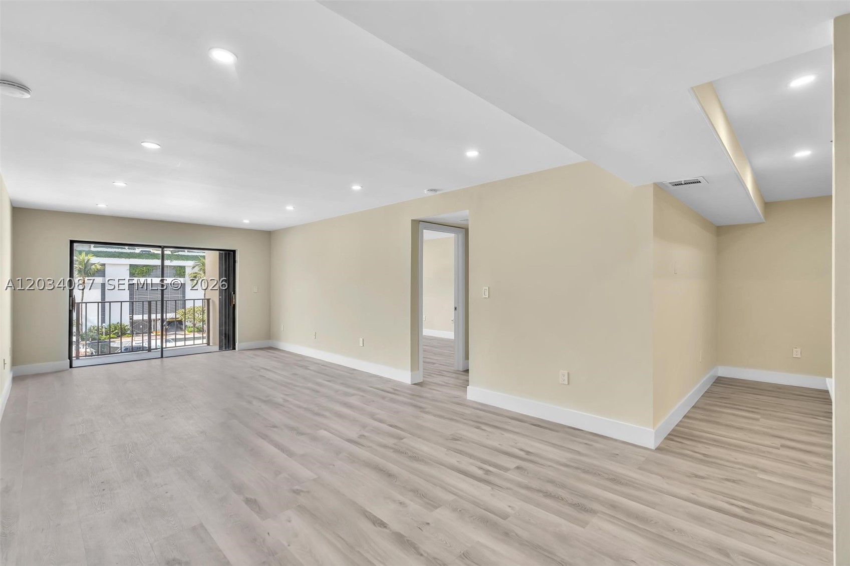 9124 Collins Ave 304 Property Photo 2