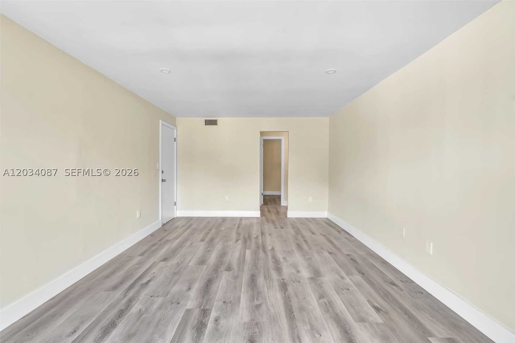9124 Collins Ave 304 Property Photo 13