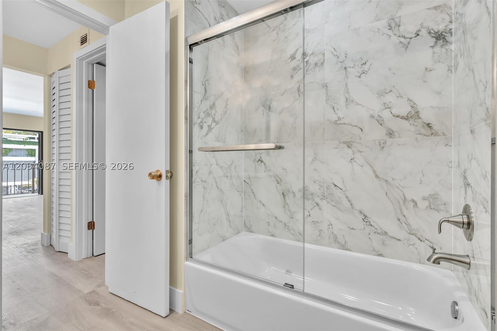 9124 Collins Ave 304 Property Photo 20