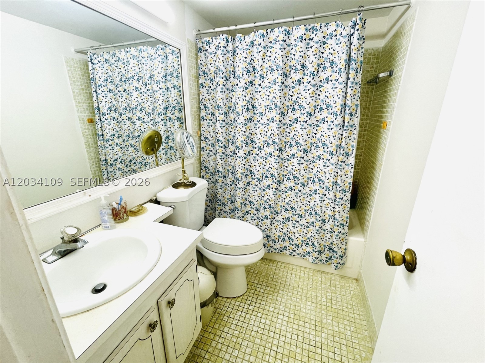236 Durham F 236 Property Photo 9