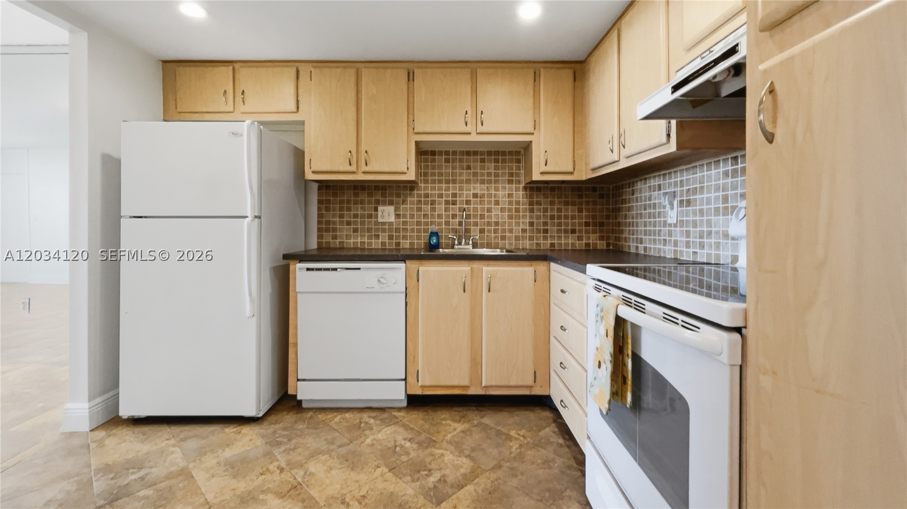 1300 Saint Charles Pl 620 Property Photo 5
