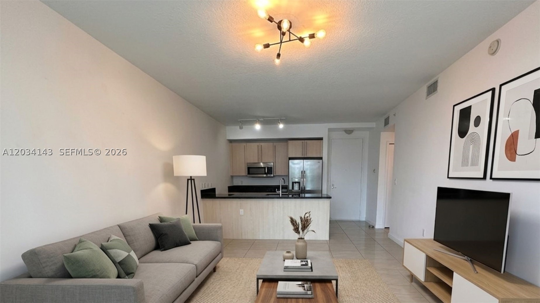 79 SW 12th St 1102-S Property Photo 1