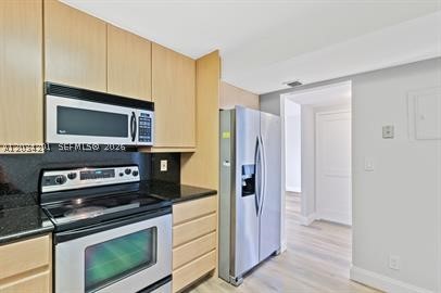 2500 Parkview Dr 1216 Property Photo 1