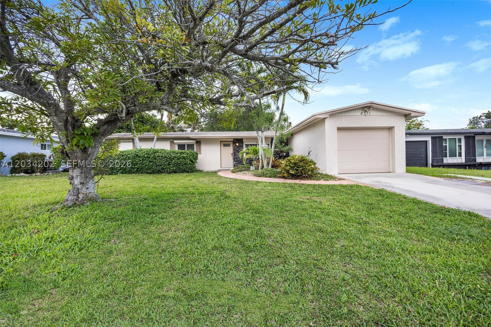 8771 Sw 200th Ter Property Photo 1